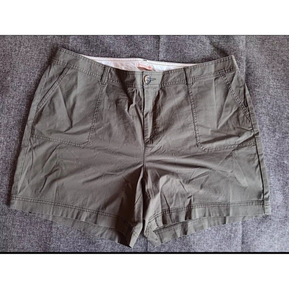 Shorts New Size 22 Womans Dockers Flat Front Green